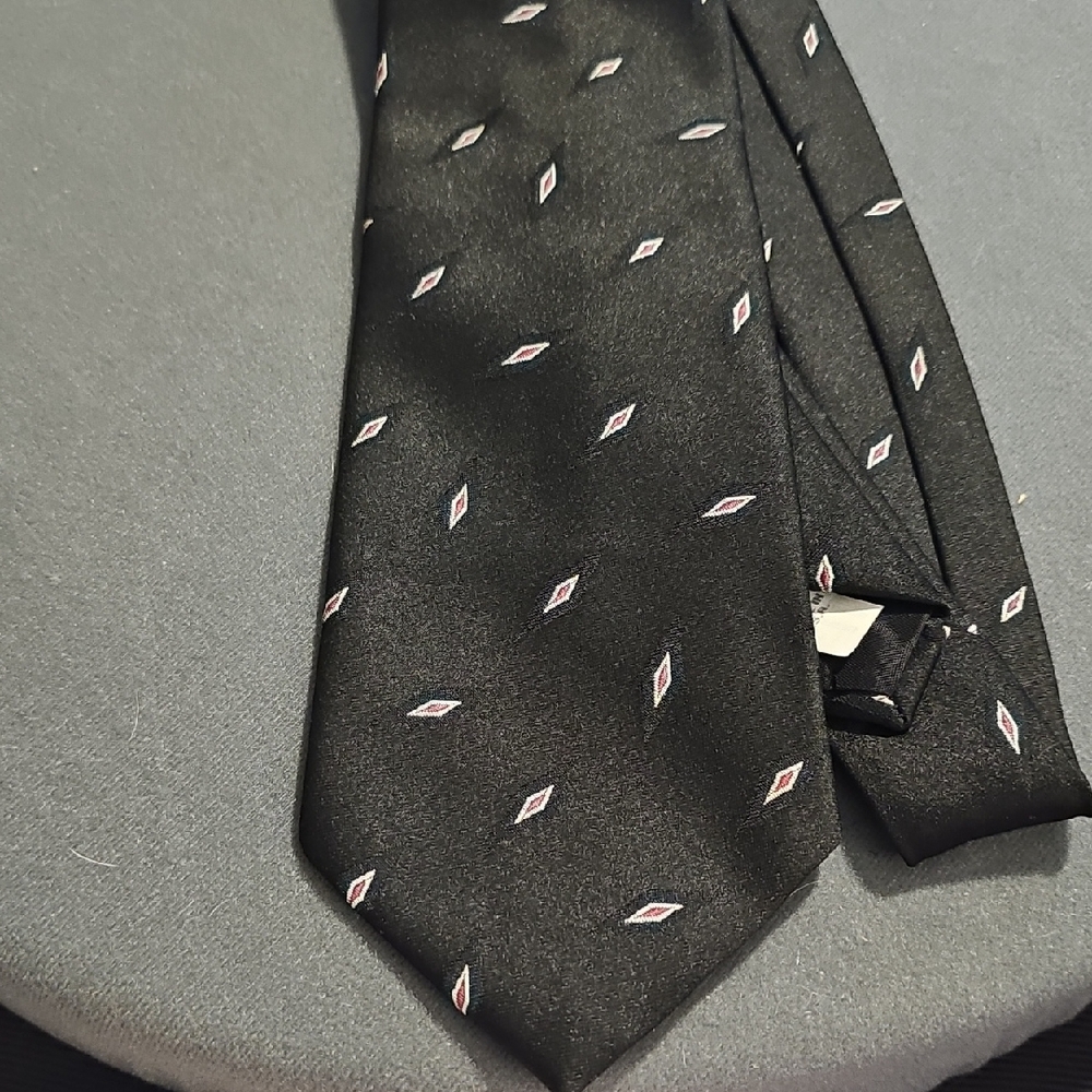 Wembley Black Tie with Small White and Red‎ Diamond Motif